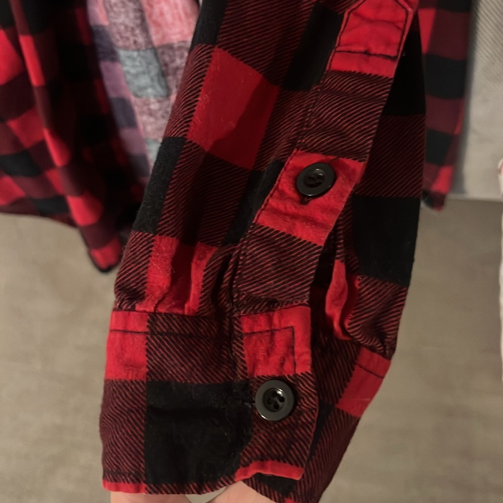 Button up flannel - Picture 5 of 6